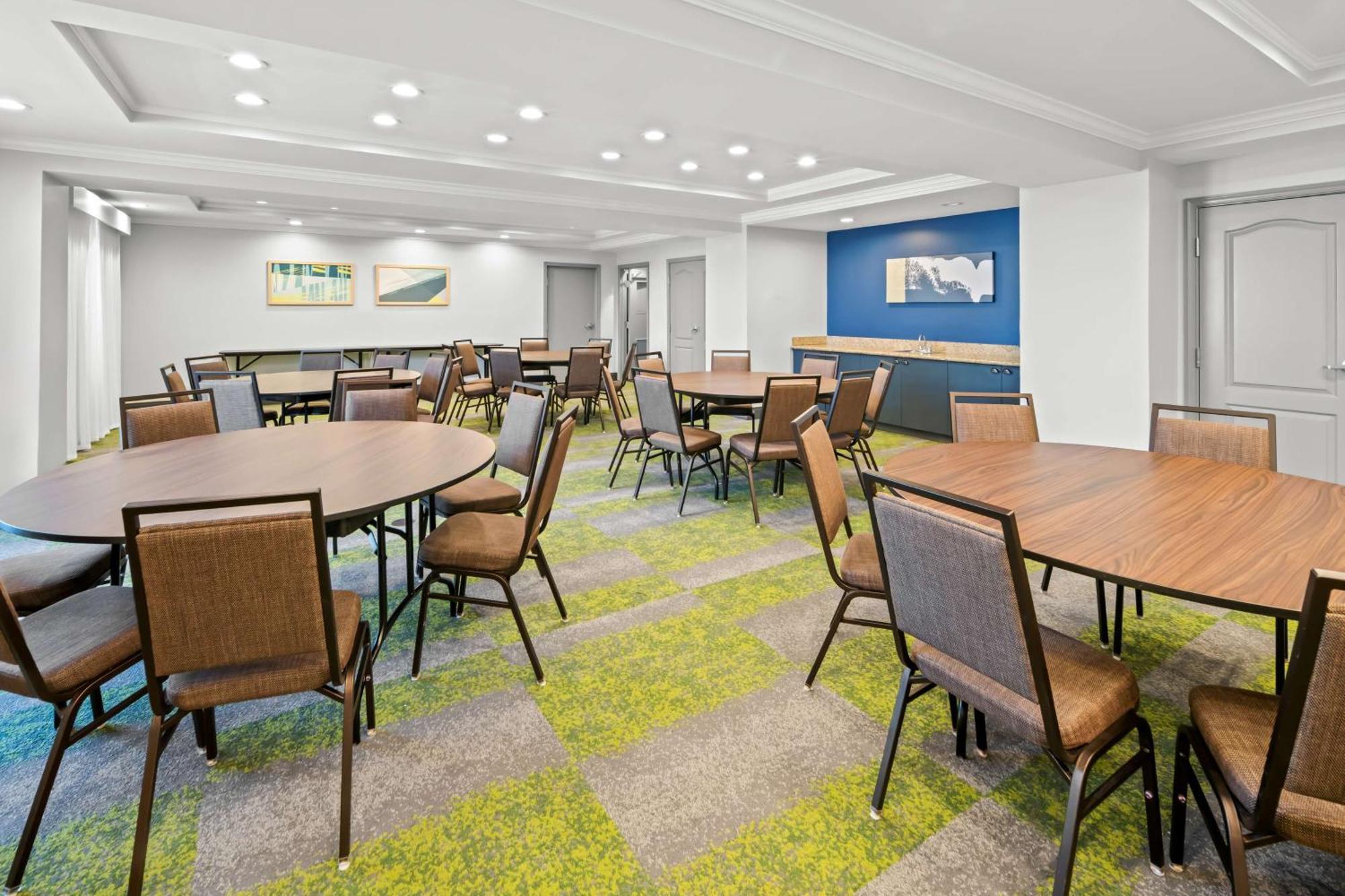 Spark By Hilton Woodbridge Esterno foto